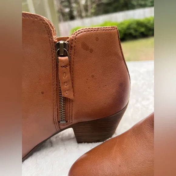 EUC FRYE Double Zip Cognac Heeled Judith Ankle Booties Leather Size 8 - Picture 8 of 11
